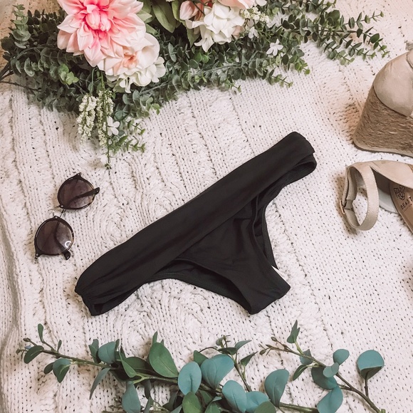 l*space Other - l*space Black Bikini Bottoms w Ruched Back NWT S